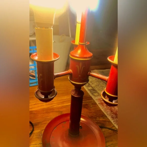 Bouillotte Lamp 3- Light French Style Gilt Bronze Acanthus Leaf  Red Tole - Picture 3 of 9